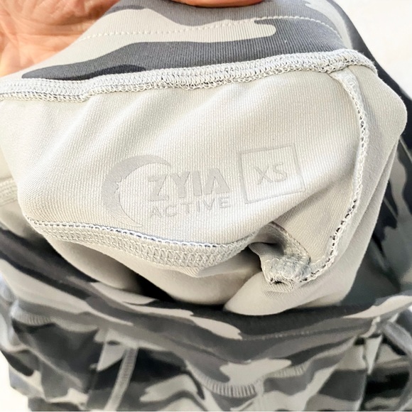 Zyia Unwind Jogger Sweatpants - Picture 9 of 9